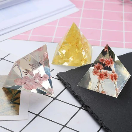 Molde GEO Triangulo Piramide N. 7 – 4.5cm - Image 2
